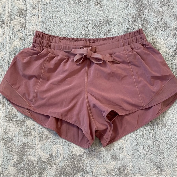 lululemon athletica Pants - Lululemon Hotty Hot Short 2.5" Quicksand 8 EUC